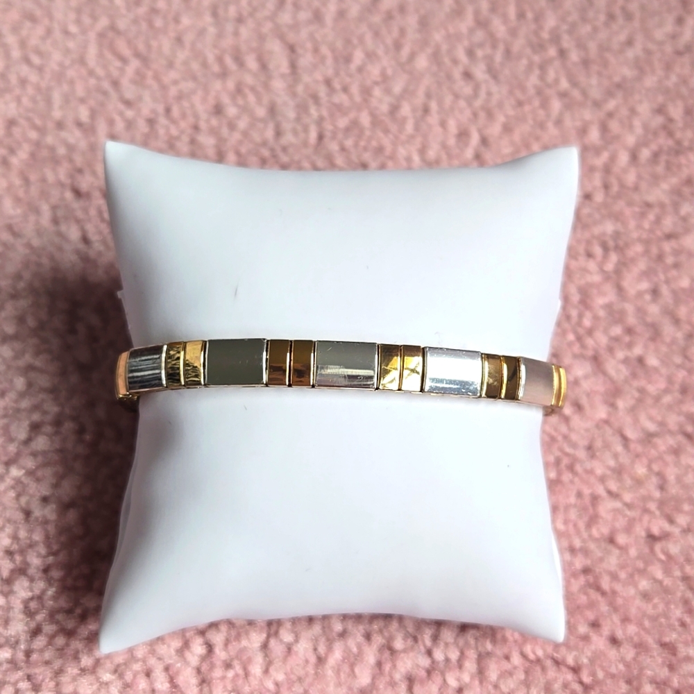 Gold and Silvertone 8 inch bracelet